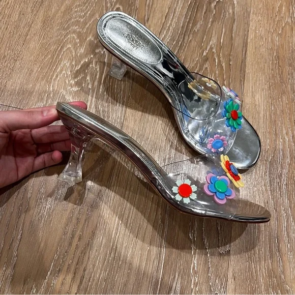 Larroudé x Gabriela Noelle: Garden Mule Deco - Picture 8 of 11